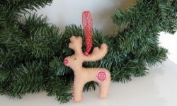 felt_deer1