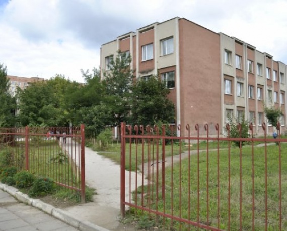 Ужгородська ЗОШ І-ІIІ ступенів № 19 з профільним вивченням предметів  	 