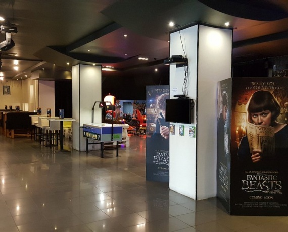 фойє кінотеатру Доміон