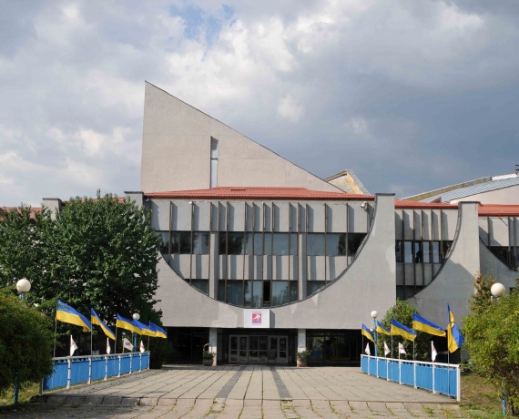 Падіюн, Ужгород, фасад