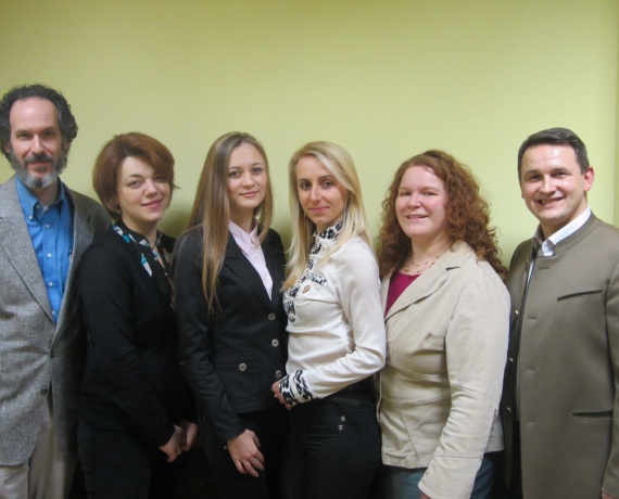 Колектив викладачів, Навчальний центр LifeEnglish, Ужгород