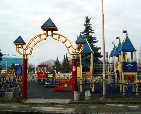 РОШЕН, дитячий майданчик Ужгород