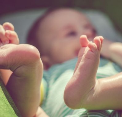 Немовля в спекотне літо