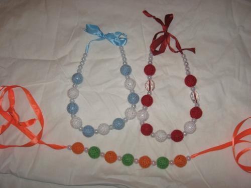 бусики разноцветные